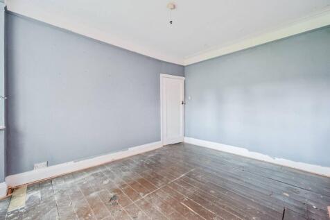 Grover Court, Lewisham, London, SE13 2 bed flat for sale