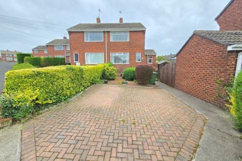 2 bedroom semi-detached house for sale