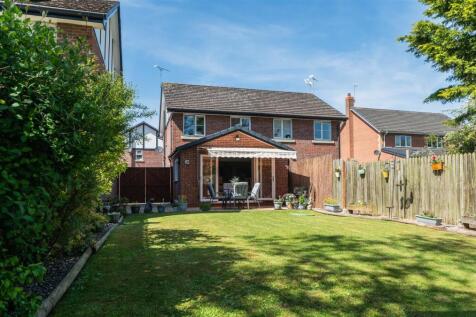 An extended family home in Calveley 3 bed semi