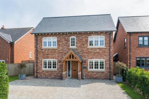 An immaculately presented and... 5 bed detached house for sale