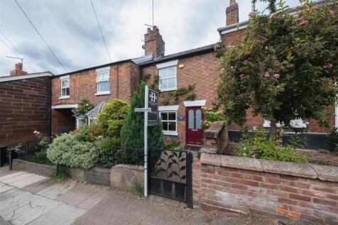 A charming and extended cottage in... 2 bed terraced house for sale