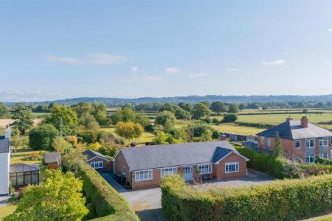 Tarporley Road, Tarvin 3 bed detached bungalow for sale