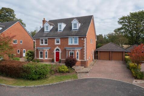 6 bedroom detached house for sale