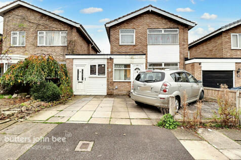 3 bedroom link detached house for sale