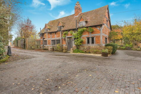 Wiggins Hill Road, Wishaw 3 bed detached house for sale