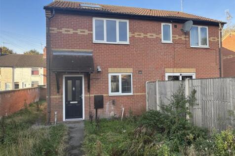 2 bedroom semi-detached house for sale