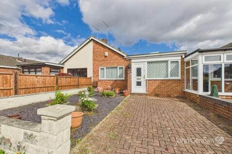 3 bedroom semi-detached bungalow for sale