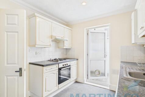 Bear Road, Brighton, East Sussex 2 bed ground floor flat for sale