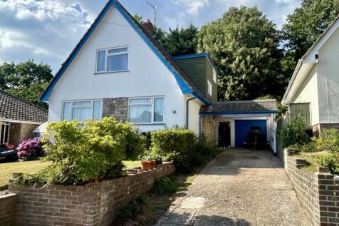 Wren Crescent, COY POND, BH12 3 bed detached house for sale