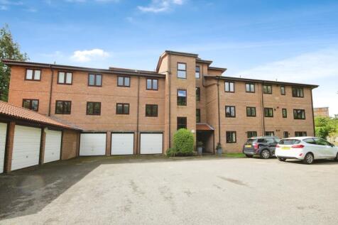4 Chine Crescent Road, Bournemouth, BH2 3 bed apartment for sale