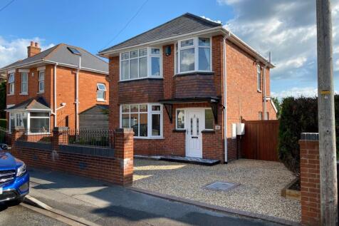 Gorsecliff Road, ENSBURY PARK, BH10 3 bed detached house for sale