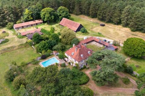 8 bedroom farm house for sale