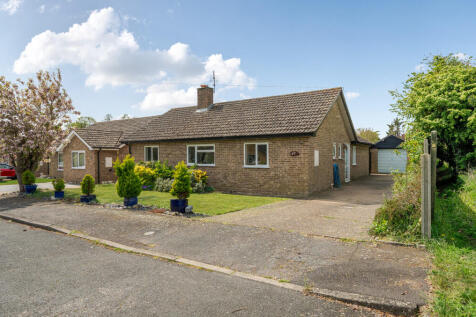 3 bedroom detached bungalow for sale