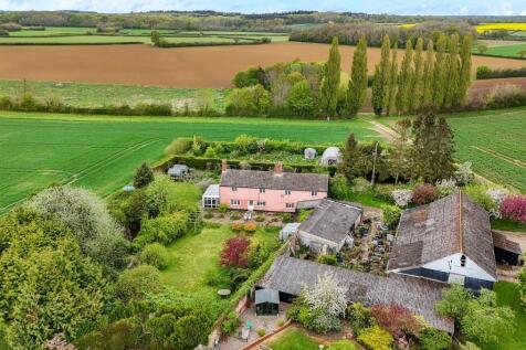 Bury St. Edmunds IP30 5 bed detached house for sale