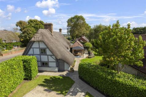 Wimborne, Dorset 3 bed detached house for sale