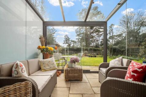 Wareham, Dorset 3 bed detached house for sale