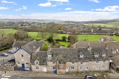 Corfe Castle, Dorset 4 bed end of terrace house for sale