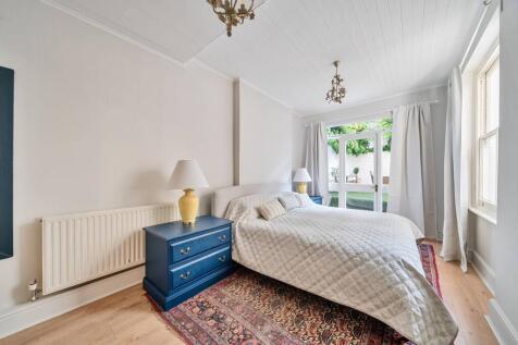 Westgate Terrace, Chelsea, London, SW10 3 bed maisonette for sale