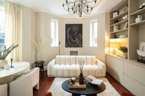 Kensington Mansions, Earls Court... 2 bed flat for sale