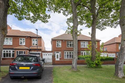 Denewell Avenue, High Heaton... 3 bed semi