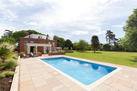 6 bedroom detached house for sale