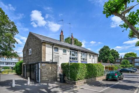 Somerford Grove Estate, Stoke... 2 bed flat for sale