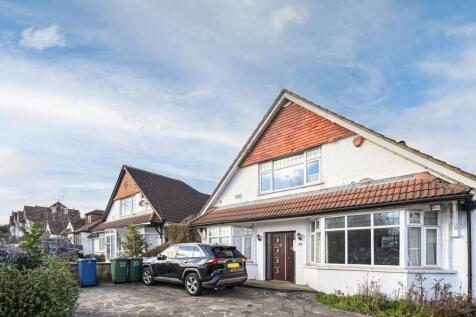 6 bedroom detached house for sale