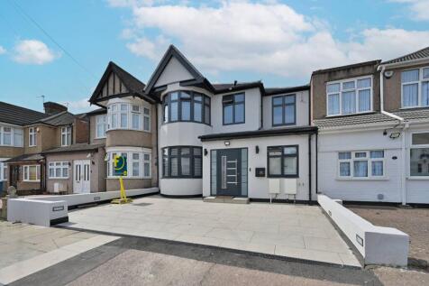 Alicia Gardens, Kenton, Harrow, HA3 5 bed semi