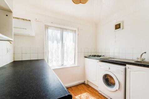 Halsbury Road West, Harrow, Northolt... 1 bed flat for sale