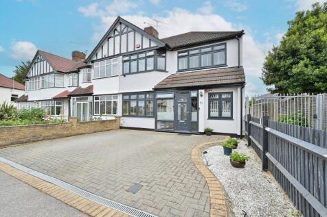 Fairview Crescent, Rayners Lane... 4 bed end of terrace house for sale