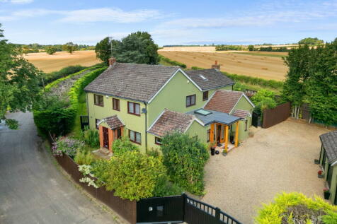 5 bedroom detached house for sale