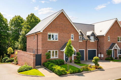 4 bedroom semi-detached house for sale