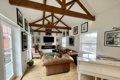 Silver Hill, Chalfont St. Giles... 3 bed barn conversion for sale
