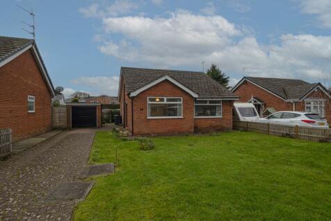 Green Avenue, Davenham, Northwich, CW9 2 bed detached bungalow for sale