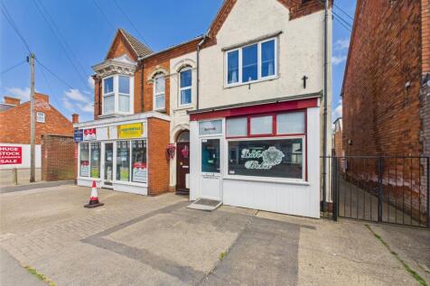 Victoria Road, Mablethorpe LN12 3 bed flat for sale