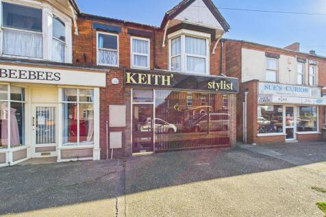 3 bedroom flat for sale
