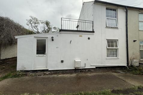 Alfred Terrace, Walton on the Naze, CO14 1 bed semi