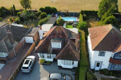 4 bedroom bungalow for sale