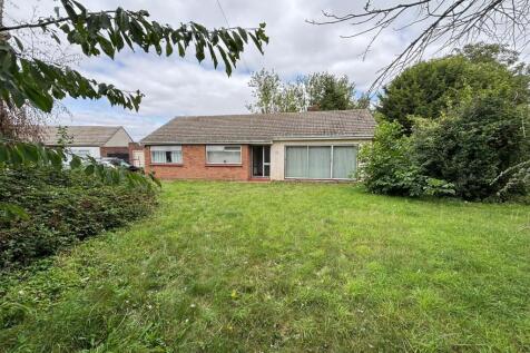 Fields Close, WEELEY HEATH, CO16 3 bed detached bungalow for sale