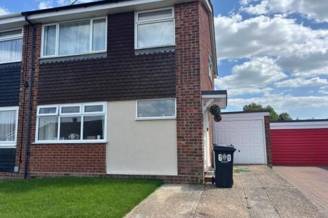 3 bedroom semi-detached house for sale