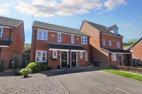 2 bedroom semi-detached house for sale
