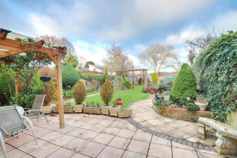 Kidmore Road, Caversham Heights, Reading 3 bed detached house for sale