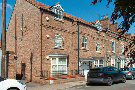Berkeley House, York YO10 2 bed apartment for sale