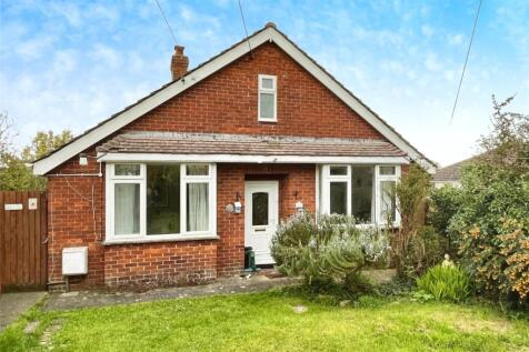 High Street, Dilton Marsh 2 bed bungalow for sale
