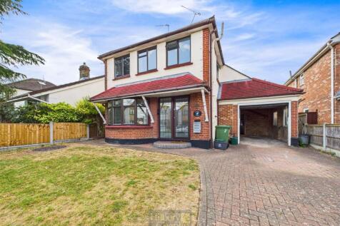 New Century Road, Laindon, Basildon... 3 bed detached house for sale