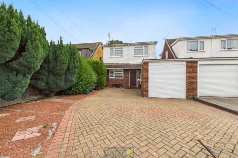 Bedford Road, Basildon, Essex, SS15 4 bed link detached house for sale