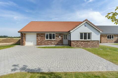 3 bedroom detached bungalow for sale