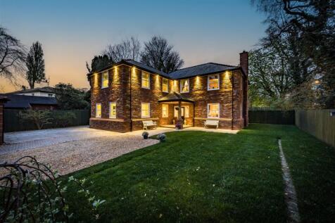 5 bedroom detached house for sale
