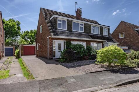 3 bedroom semi-detached house for sale