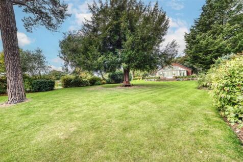 Toll Bar Road, Islip 4 bed detached bungalow for sale